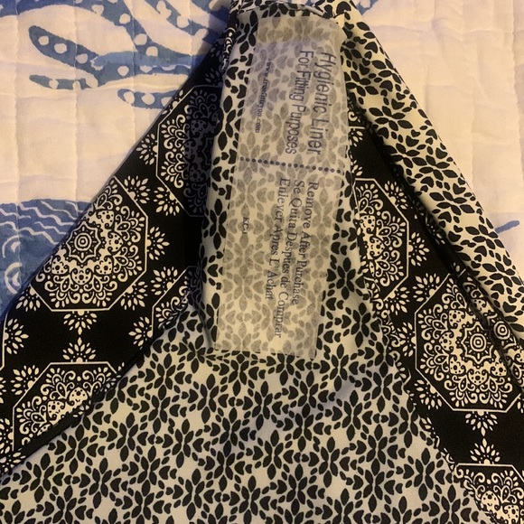 Ella Moss Medallion Melody Reversible Bottom - Picture 8 of 10